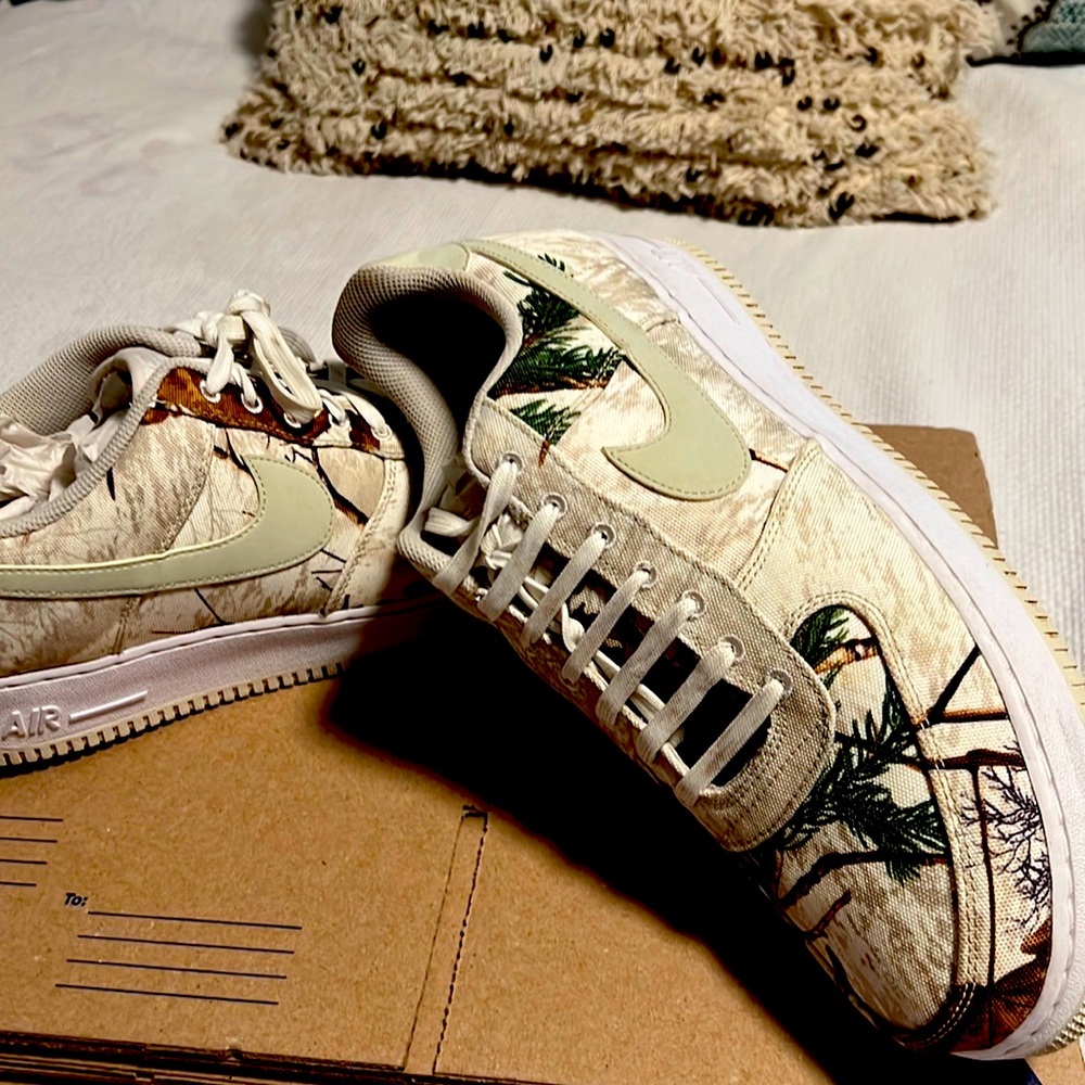 New Nike Air Force Ones out the box!!